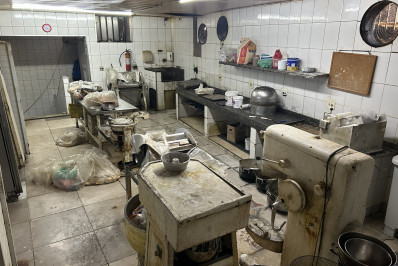 Fiscais encontram mais de 350 kg de alimentos impróprios para consumo em padaria de Bonsucesso