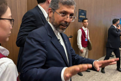 EUA 'não podem importar vontade' em Ormuz, alerta vice-chanceler do Irã