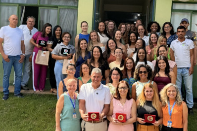 Educação de Ubá reúne profissionais para celebração do Selo Alfabetização