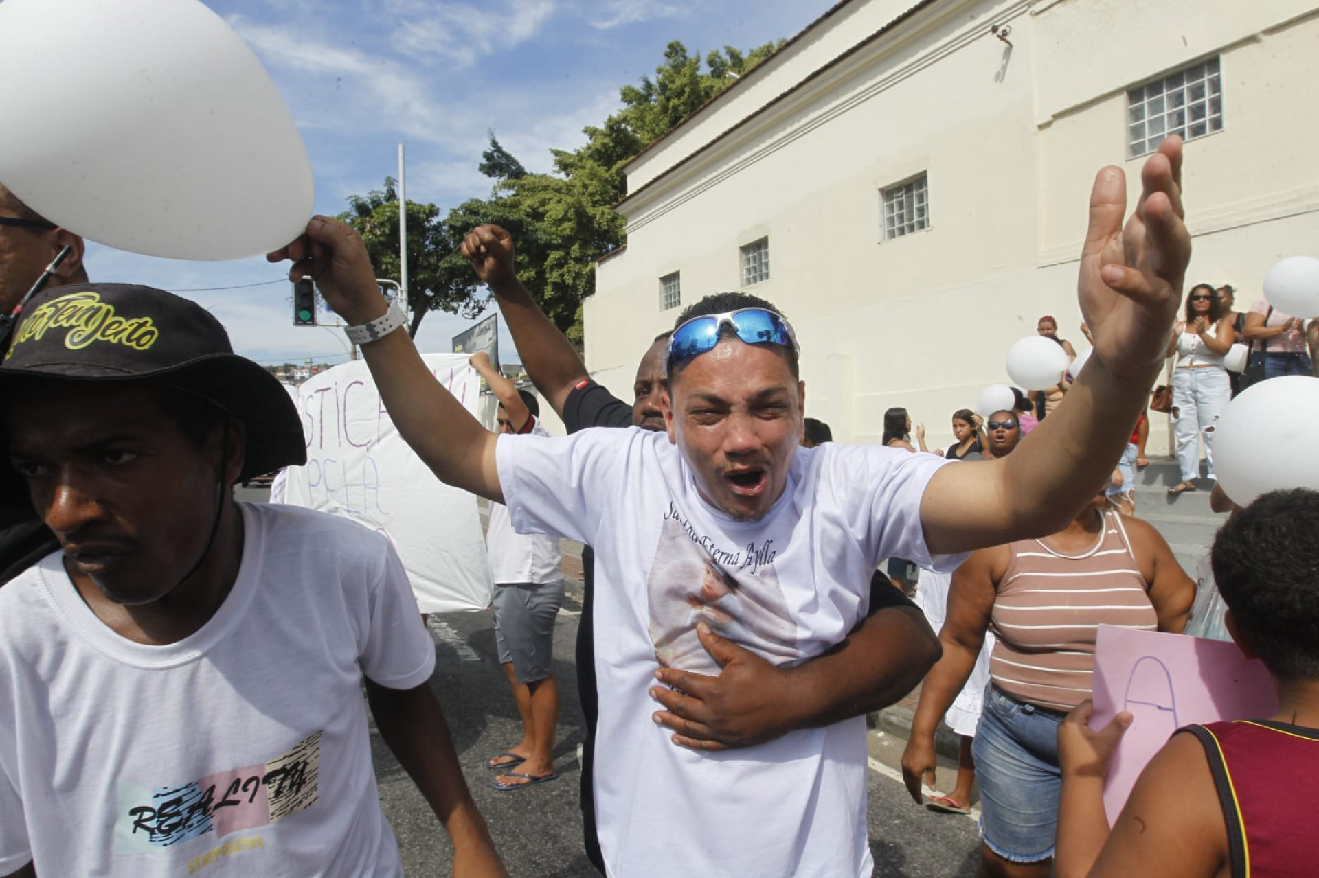 Familiares de Aylla Lahyre de Oliveira realizaram manifestação pedindo justiça - Reginaldo Pimenta / Agência O Dia