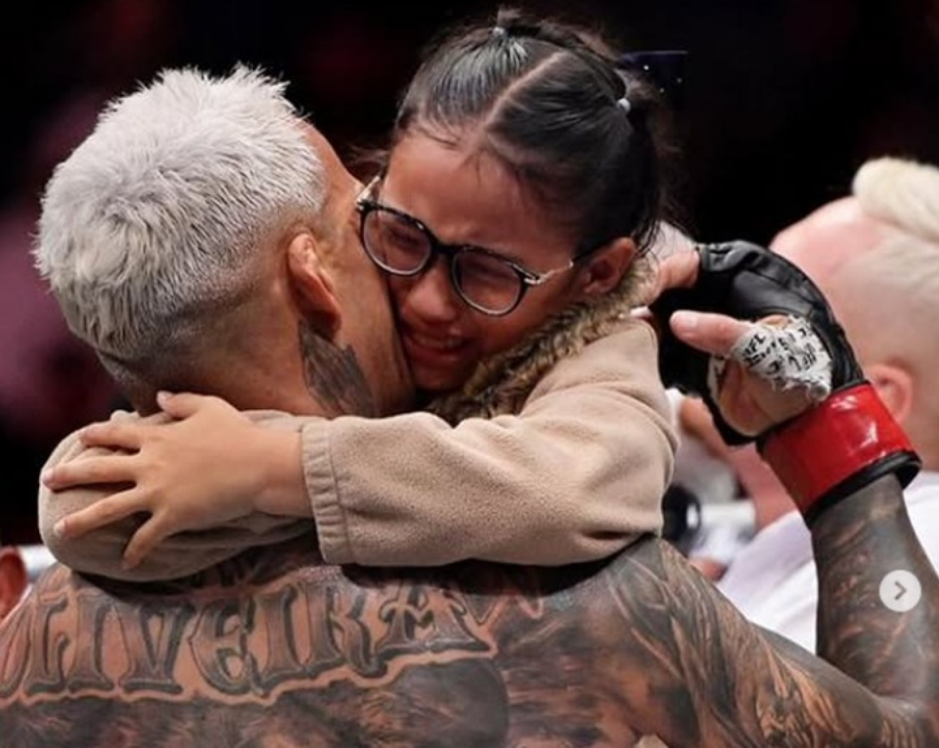 Filha de Charles do Bronx vence campeonato de Jiu-Jitsu e lutador celebra: 'Orgulhoso'