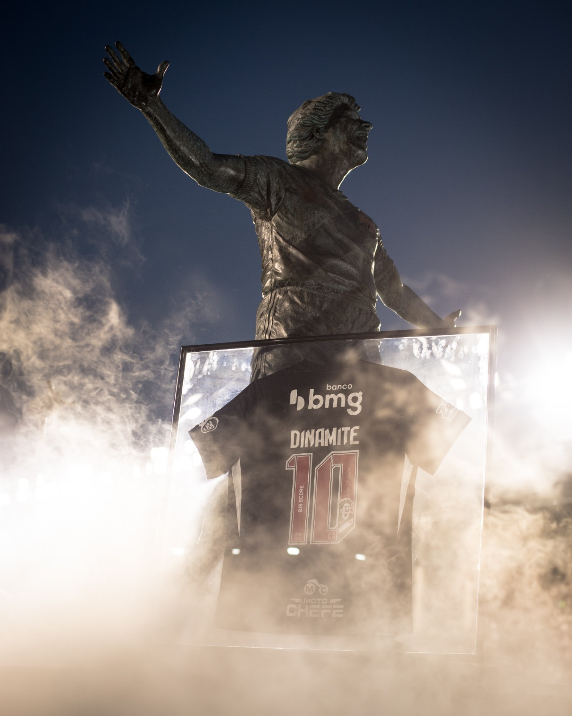 Vasco faz homenagens a Roberto Dinamite em São Januário