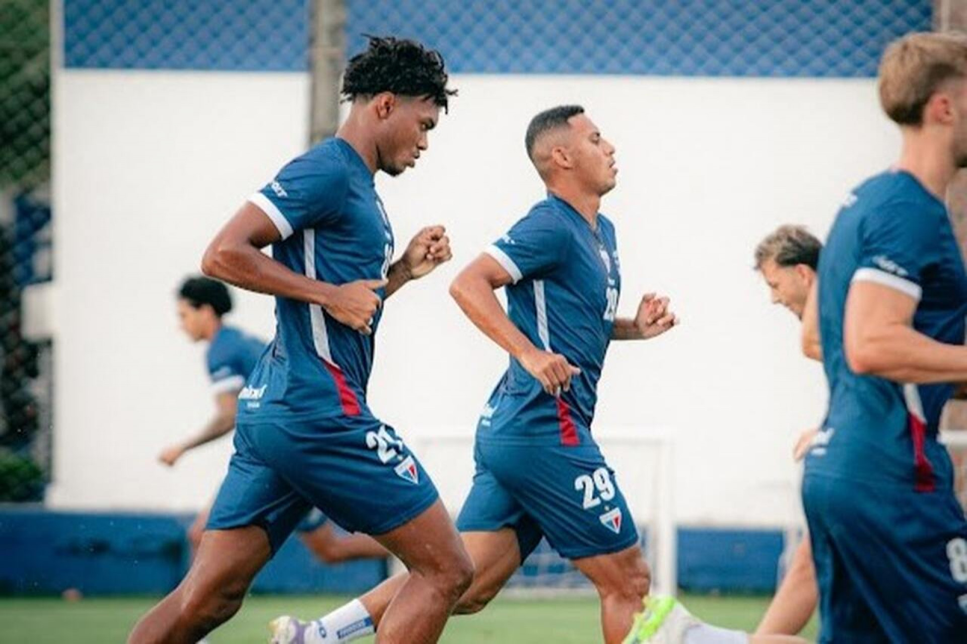 Fortaleza x Crici&uacute;ma: onde assistir, escala&ccedil;&otilde;es e arbitragem