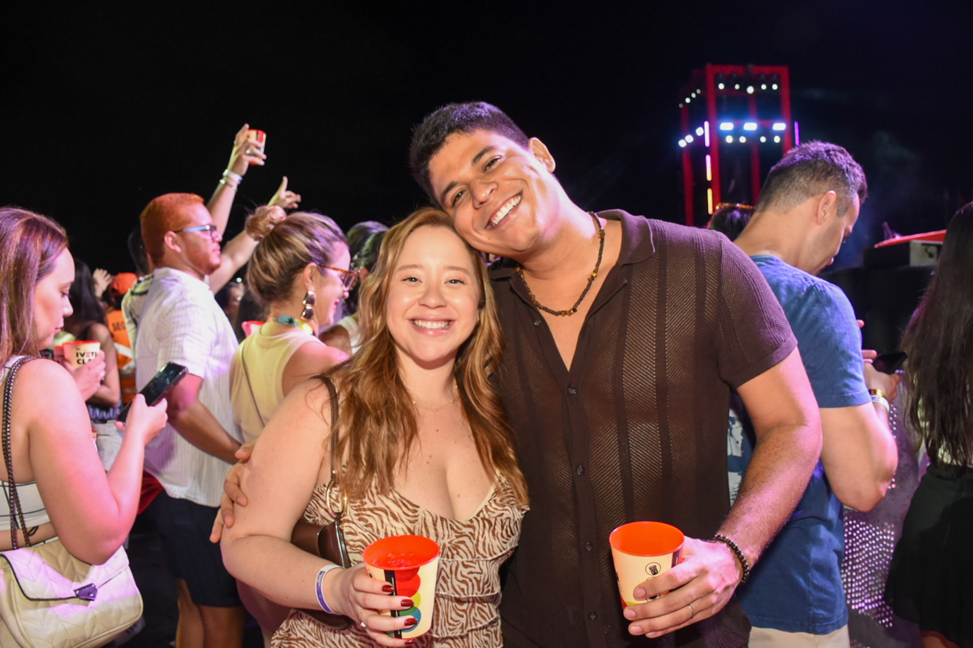 Ex-BBB Guilherme Aguiar curte show de Ivete Sangalo com a mulher - Felipe Souto Maior/BrazilNews