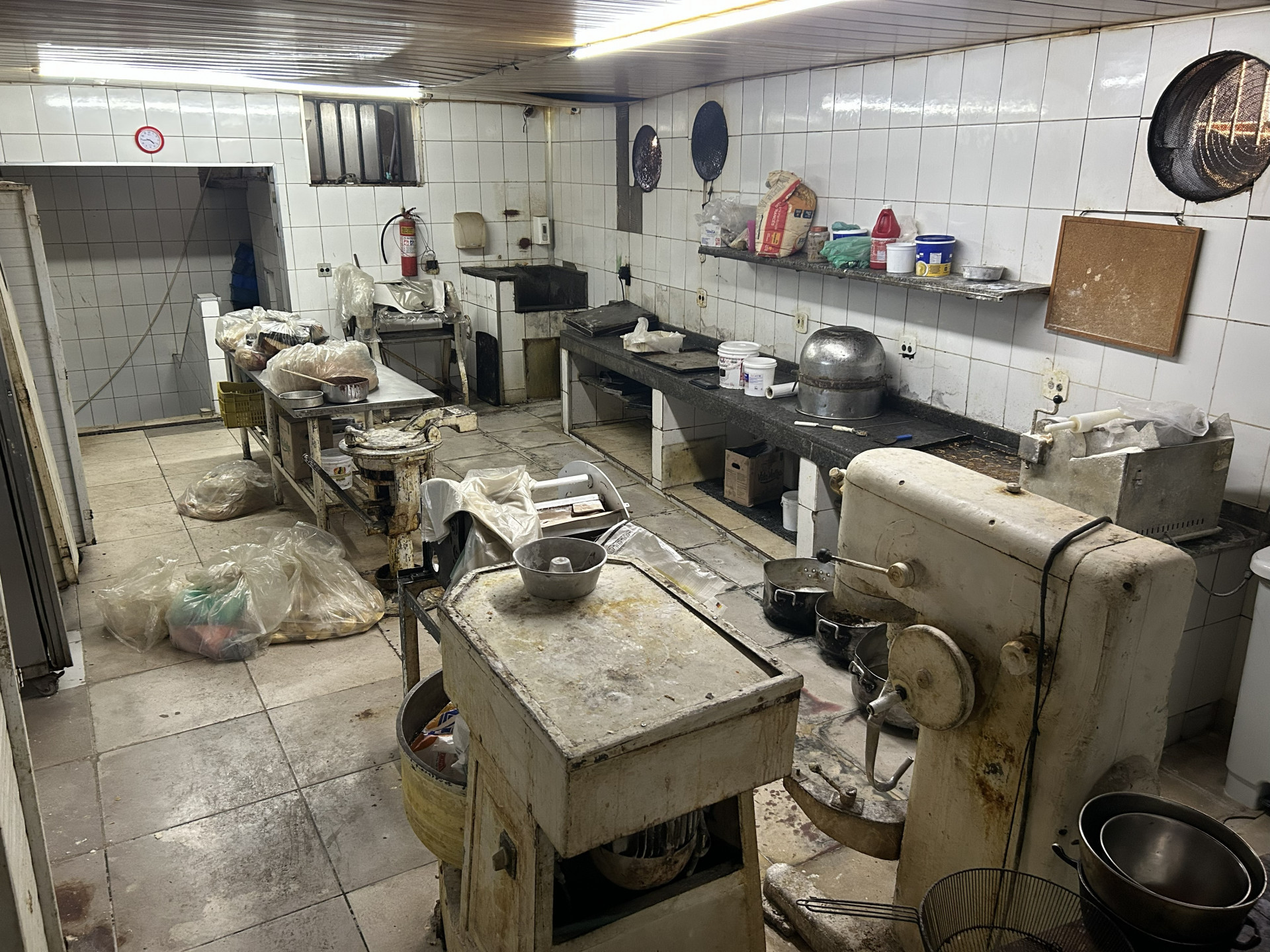 Fiscalização aconteceu nesta sexta-feira (17) em uma padaria da Rua Cardoso de Morais - Divulgação / Prefeitura do Rio