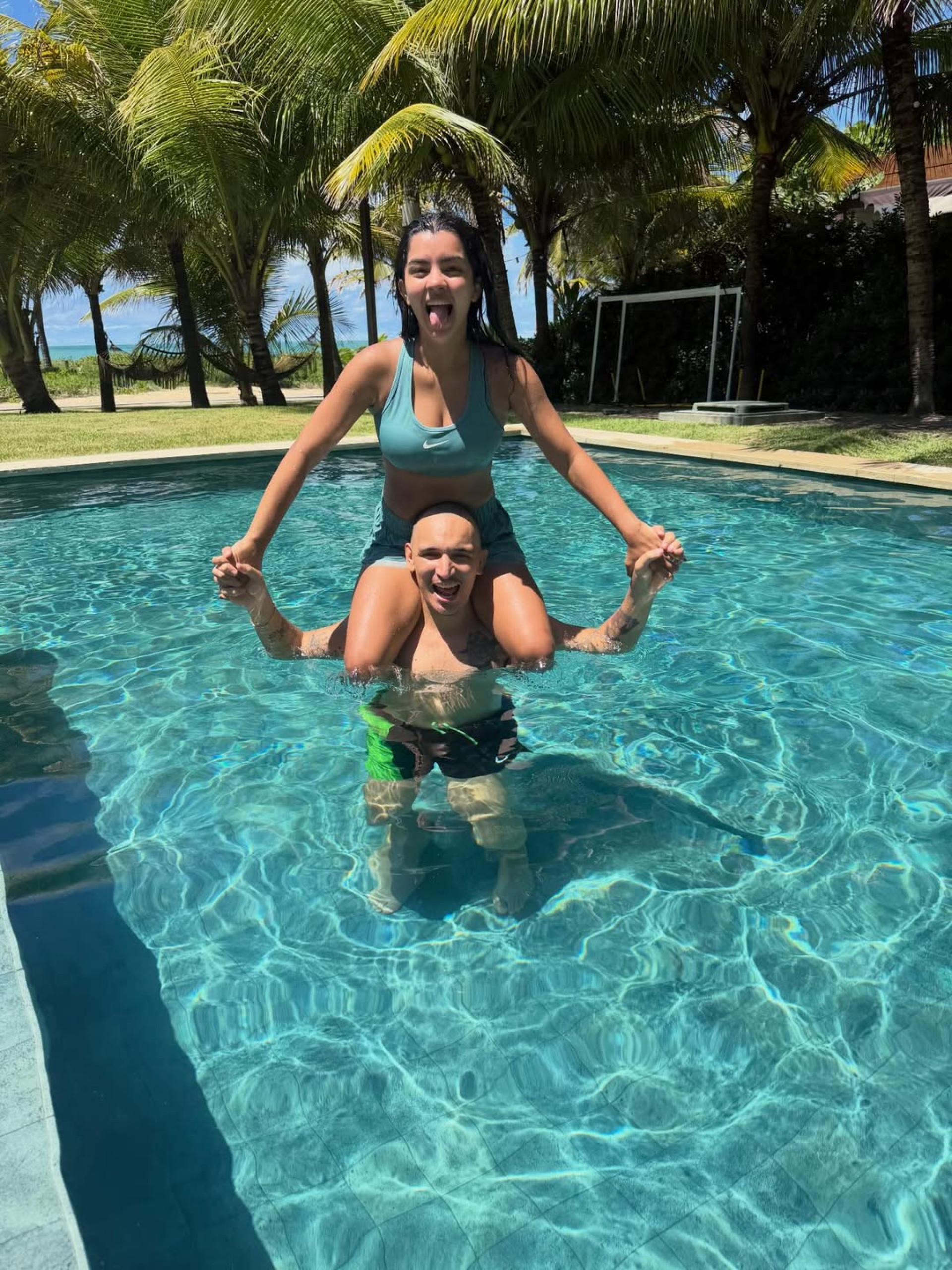 João Gomes e Ary Mirelle curtem piscina juntinhos  - Reprodução / Instagram