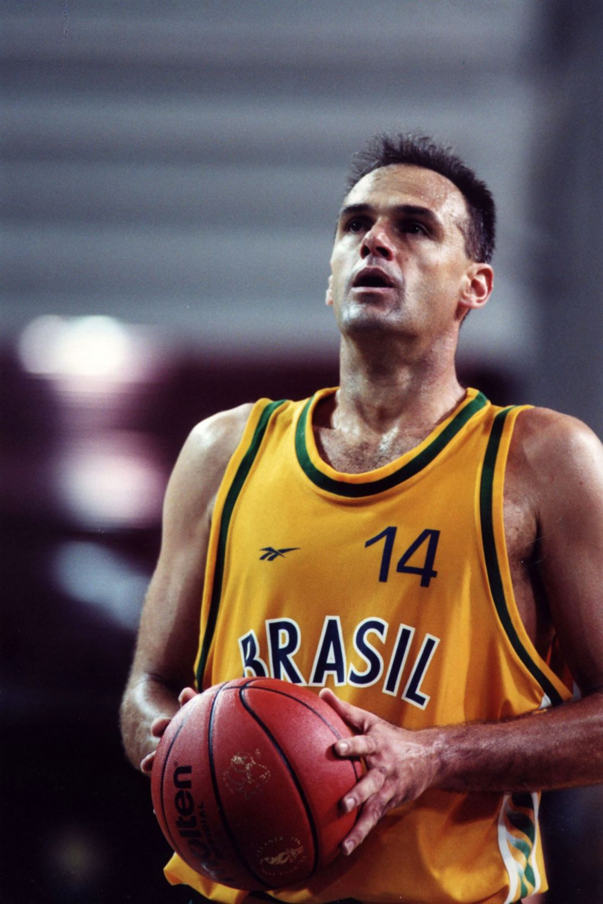 Oscar Schmidt, leyenda del baloncesto brasileño, despedido por familiares y aficionados