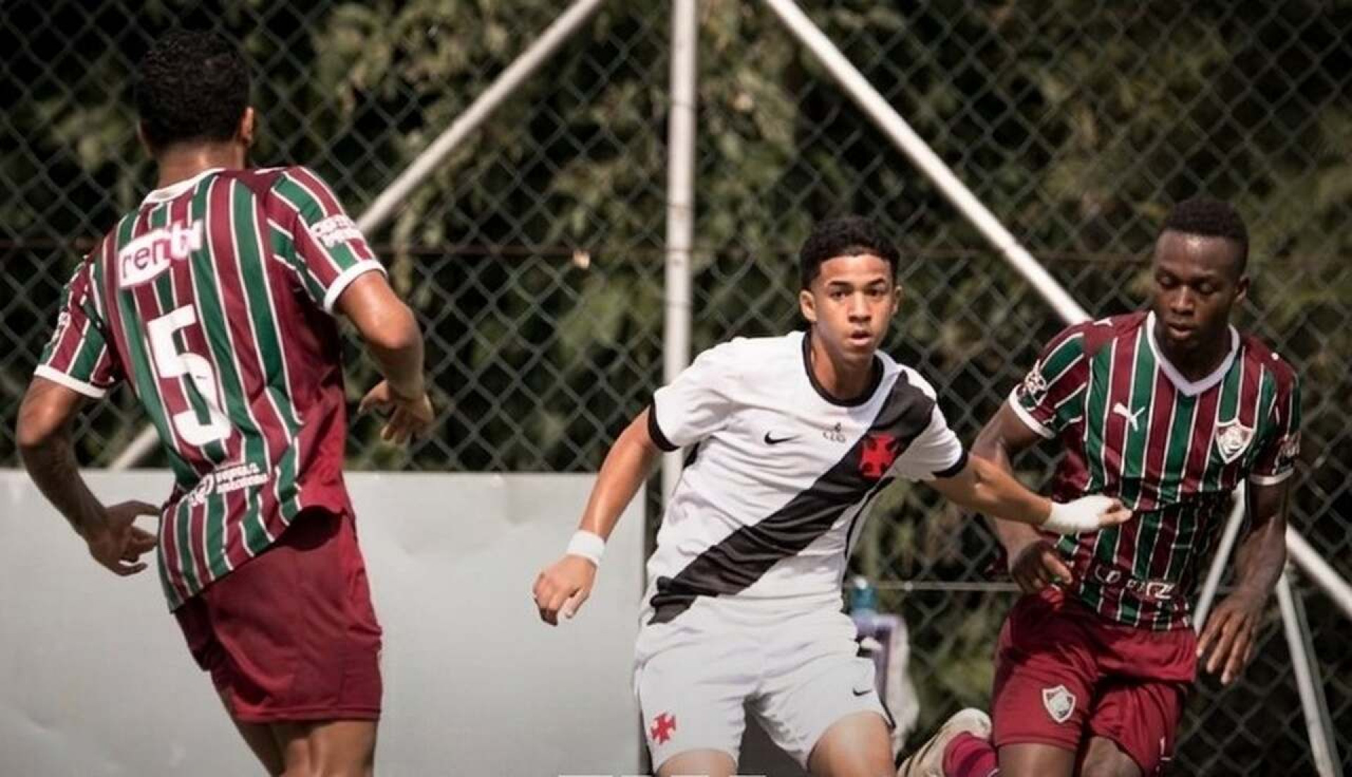 Vasco vence o Fluminense e est&aacute; na final da Copa Rio Sub-20