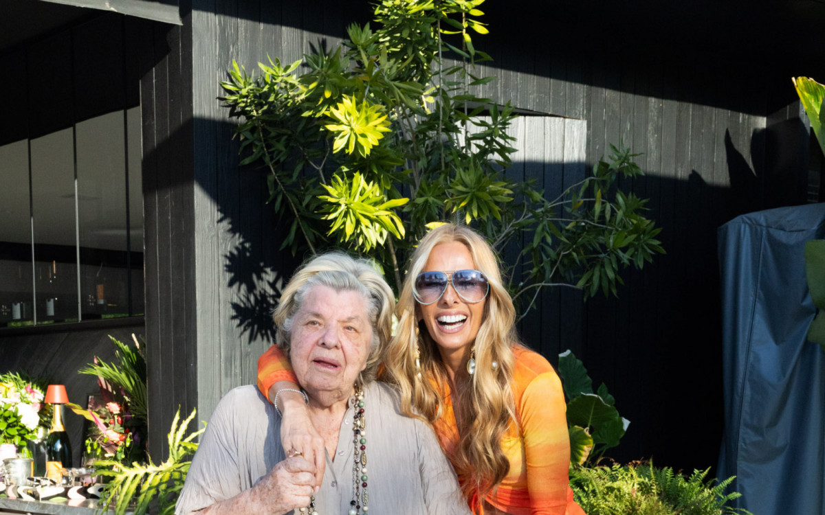 Adriane Galisteu com a m&atilde;e, dona Ema 