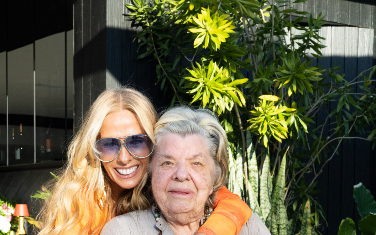 Adriane Galisteu com a m&atilde;e, dona Ema 