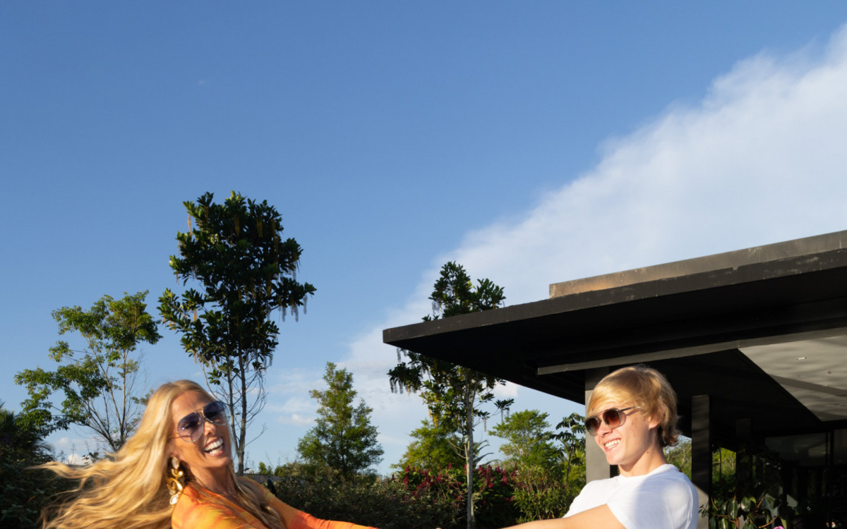 Adriano Galisteu com o filho