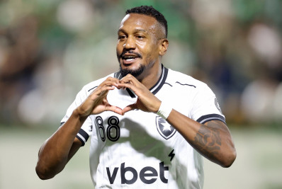 Edenilson exalta o grupo depois de vitória do Botafogo: 'Grande partida'