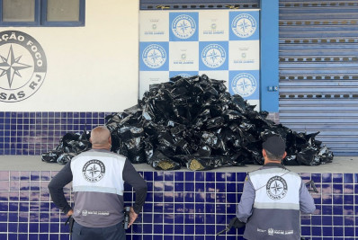 Homem é preso com quase 500 embalagens de maconha na Via Dutra