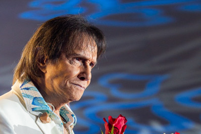 Roberto Carlos completa 85 anos e anuncia cruzeiro temático