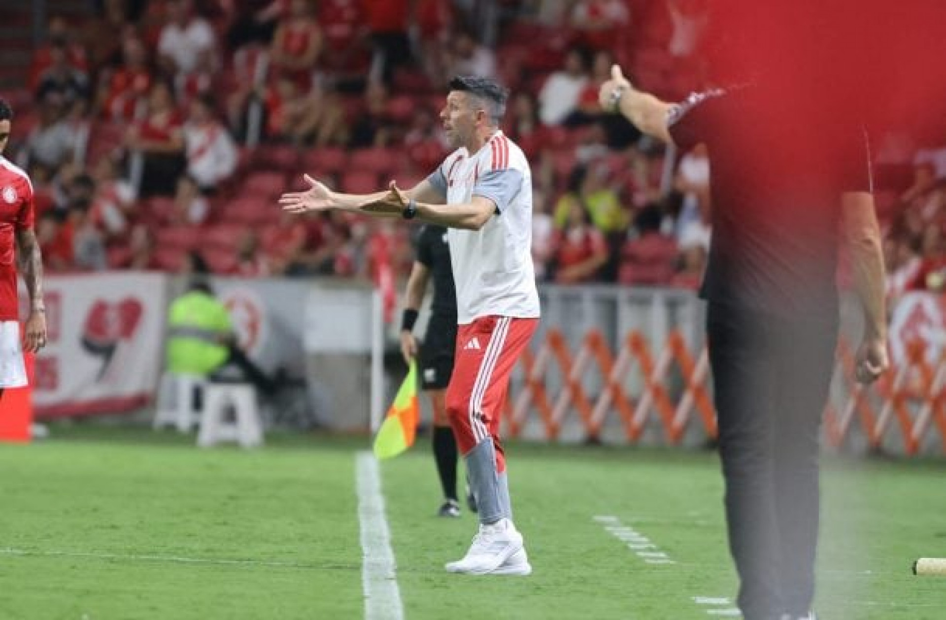 De cobran&ccedil;as a Pezzolano ao “pior custo-benef&iacute;cio”: veja repercuss&atilde;o da derrota do Inter