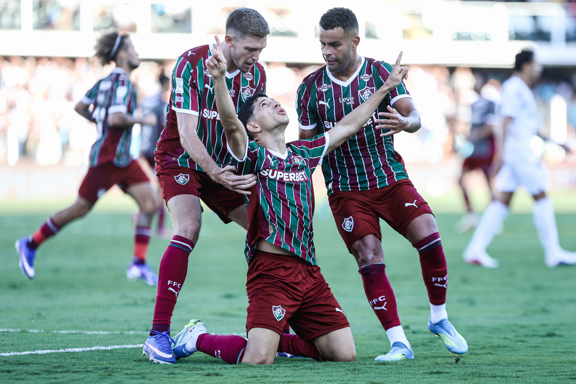 Santos, Brasil - 19/04/2026 - Vila Belmiro.   
Fluminense enfrenta o Santos esta tarde na Vila Belmiro pela 12ª rodada do Campeonato Brasileiro 2026.
FOTO: LUCAS MERÇON / FLUMINENSE F.C.

IMPORTANTE: Imagem destinada a uso institucional e divulgação, seu
uso comercial está vetado incondicionalmente por seu autor e o
Fluminense Football Club.É obrigatório mencionar o nome do autor ou
usar a imagem.
.
IMPORTANT: Image intended for institutional use and distribution.
Commercial use is prohibited unconditionally by its author and
Fluminense Football Club. It is mandatory to mention the name of the
author or use the image.
.
IMPORTANTE: Imágen para uso solamente institucional y distribuición. El
uso comercial es prohibido por su autor y por el Fluminense FootballClub. 
És mandatório mencionar el nombre del autor ao usar el imágen. - LUCAS MERÇON / FLUMINENSE F.C.