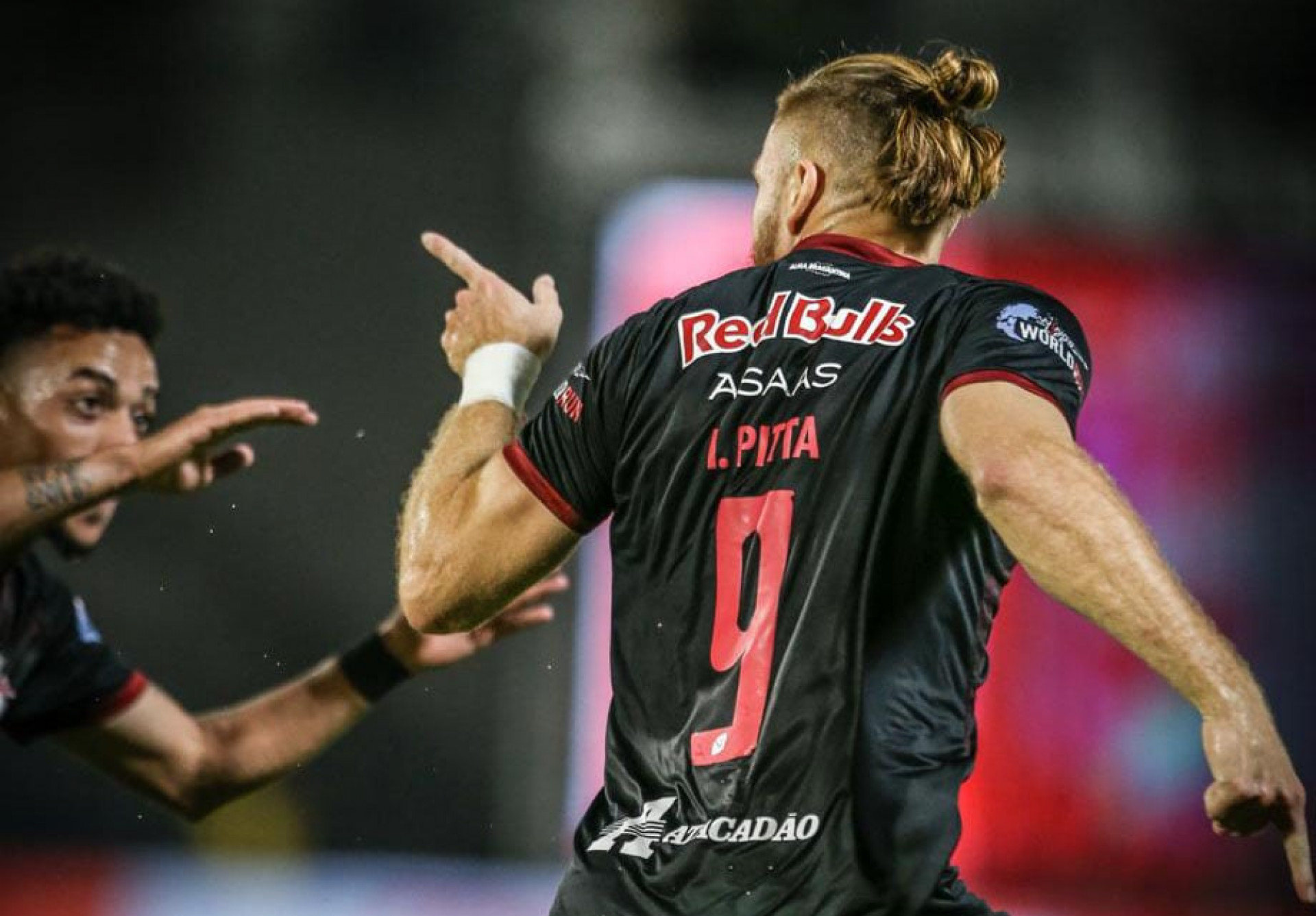 Com direito a hat-trick de Pitta, Bragantino vence o Remo