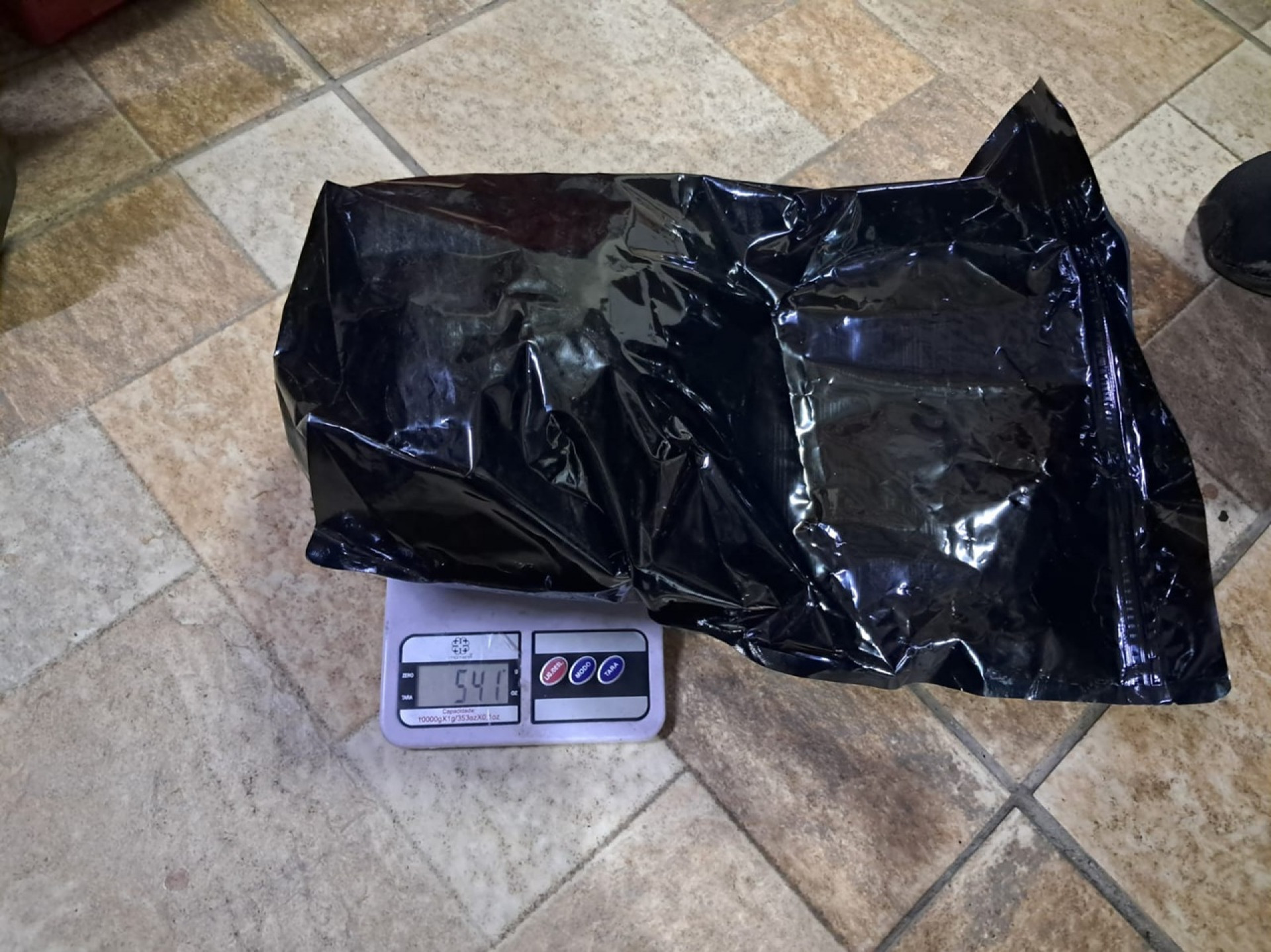 Droga estava armazenada em 463 embalagens prestas de plástico - Divulgação/Operação Foco Divisas