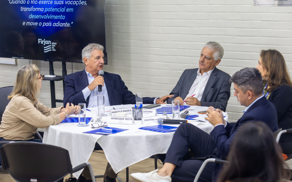 Presidente da Firjan, Luiz Césio Caetano, durante a apresentação do estudo em Caxias