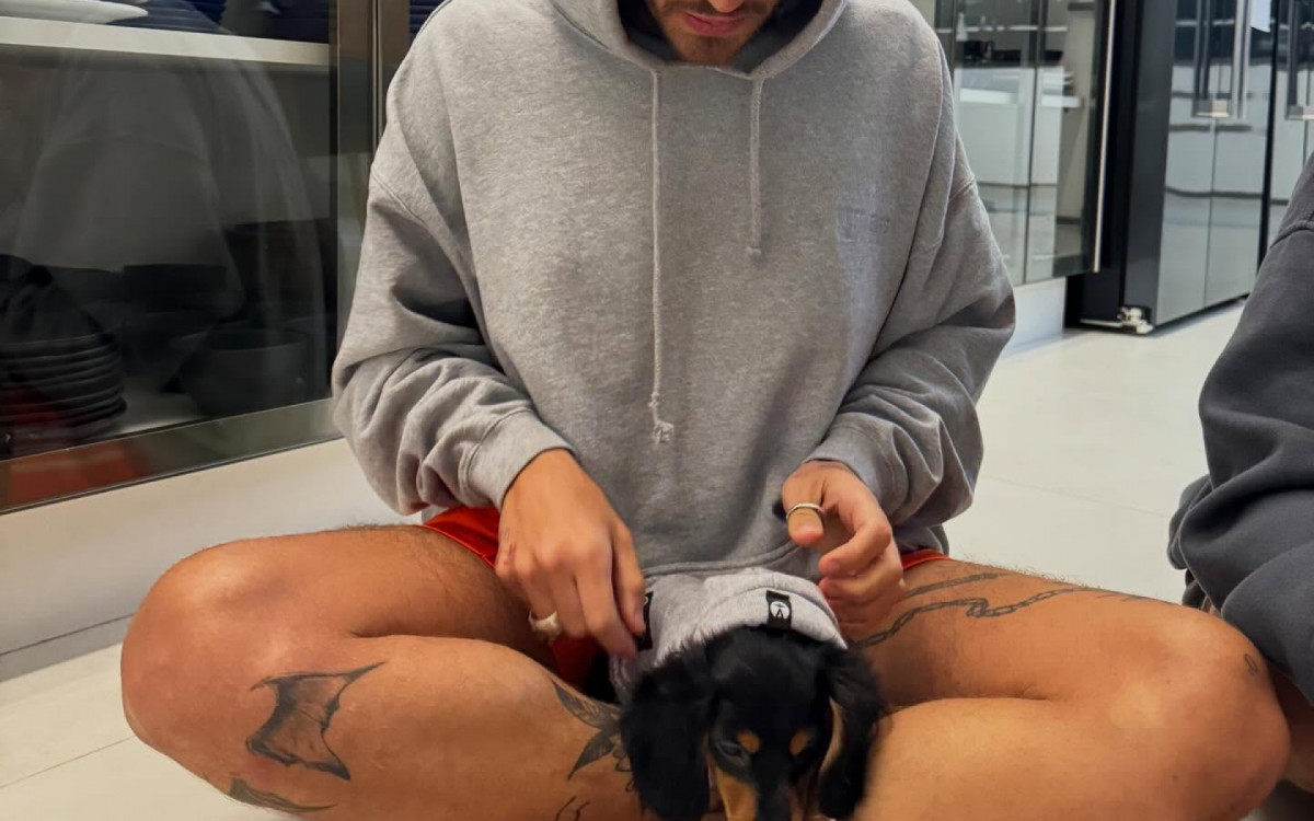 João Guilherme celebra aniversário de cachorro adotado com a ex-namorada Bruna Marquezine