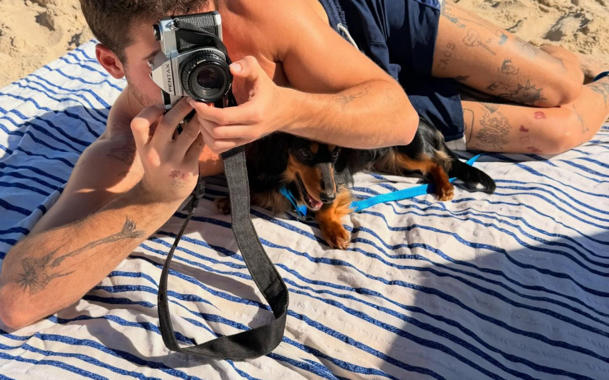 João Guilherme celebra aniversário de cachorro adotado com a ex-namorada Bruna Marquezine