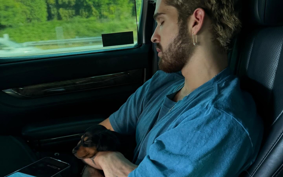 João Guilherme celebra aniversário de cachorro adotado com a ex-namorada Bruna Marquezine