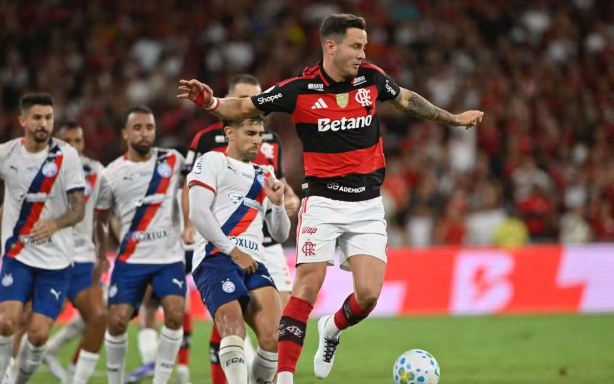 Saúl em ação pelo Flamengo