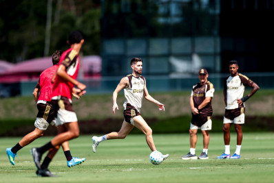 Jorginho treina e se aproxima de retorno no Flamengo