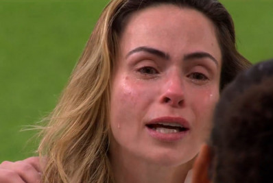 Vídeo: Aos prantos, Ana Paula conta para Milena sobre morte do pai