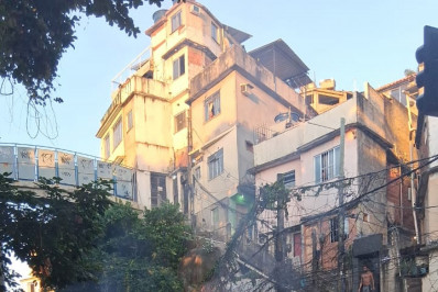 Operação no Vidigal tem intenso tiroteio e interdita Avenida Niemeyer