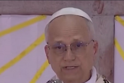 Papa denuncia exploração por 'autoritários' durante visita a Angola