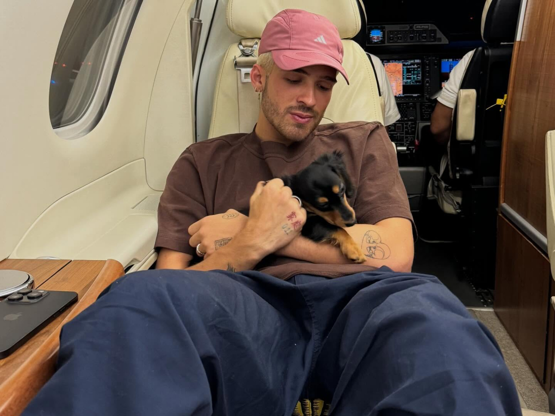 João Guilherme celebra aniversário de cachorro adotado com a ex-namorada Bruna Marquezine: 'Vida'