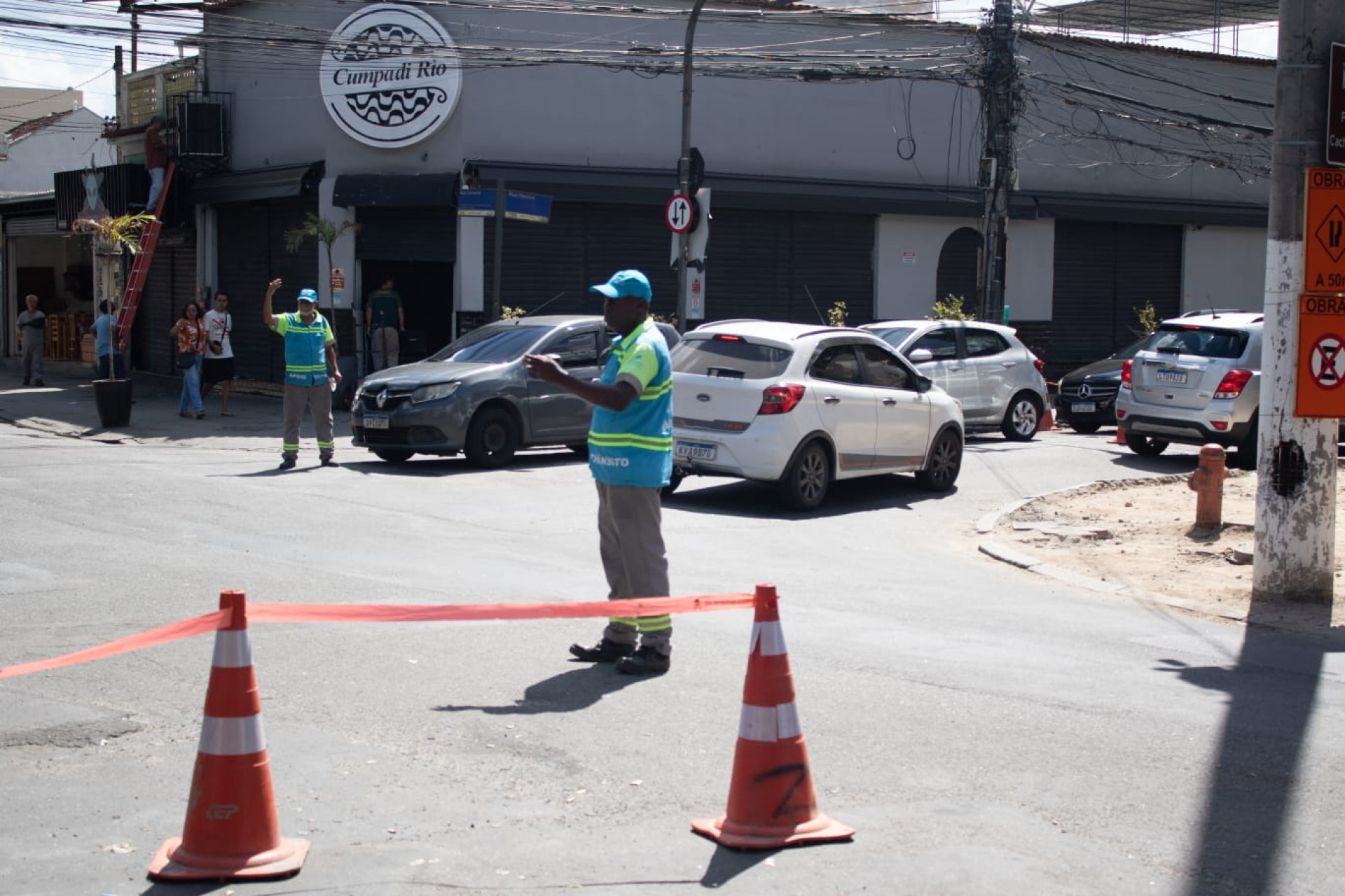 Intervenções no trânsito da Rua Cachambi começaram no último sábado (18) - Érica Martin / Agência O Dia