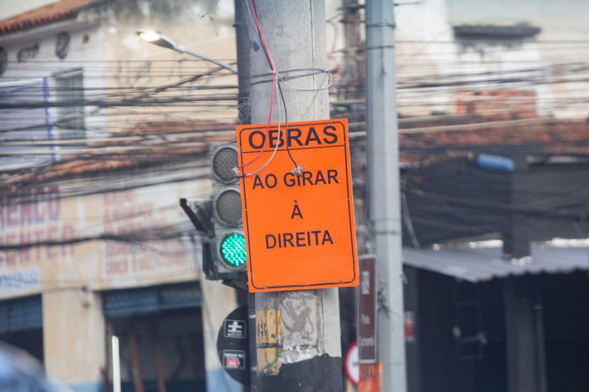 Intervenções no trânsito da Rua Cachambi começaram no último sábado (18) - Érica Martin / Agência O Dia