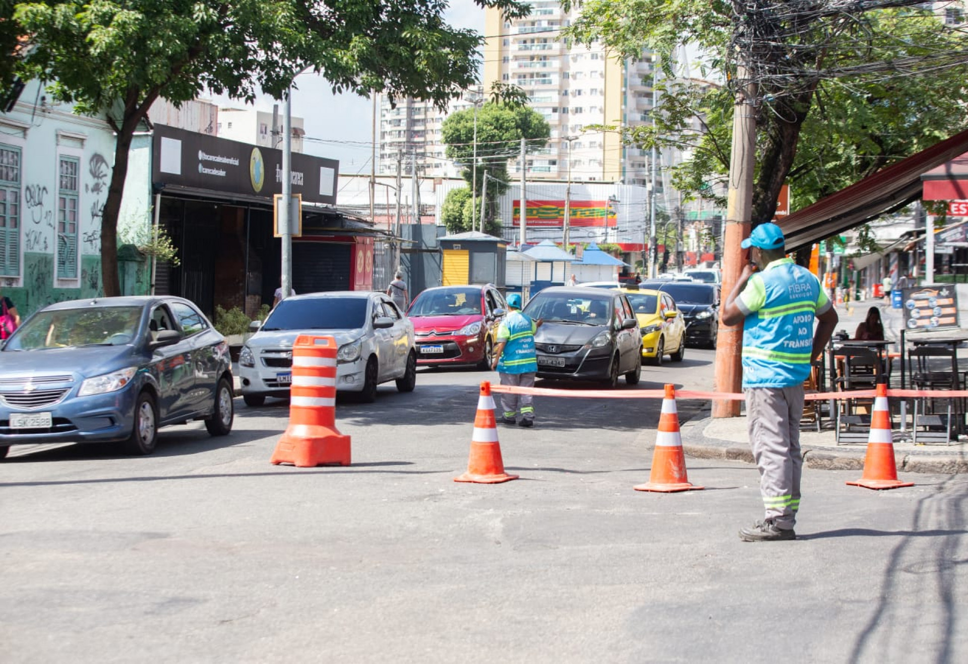 Intervenções no trânsito da Rua Cachambi começaram no último sábado (18) - Érica Martin / Agência O Dia