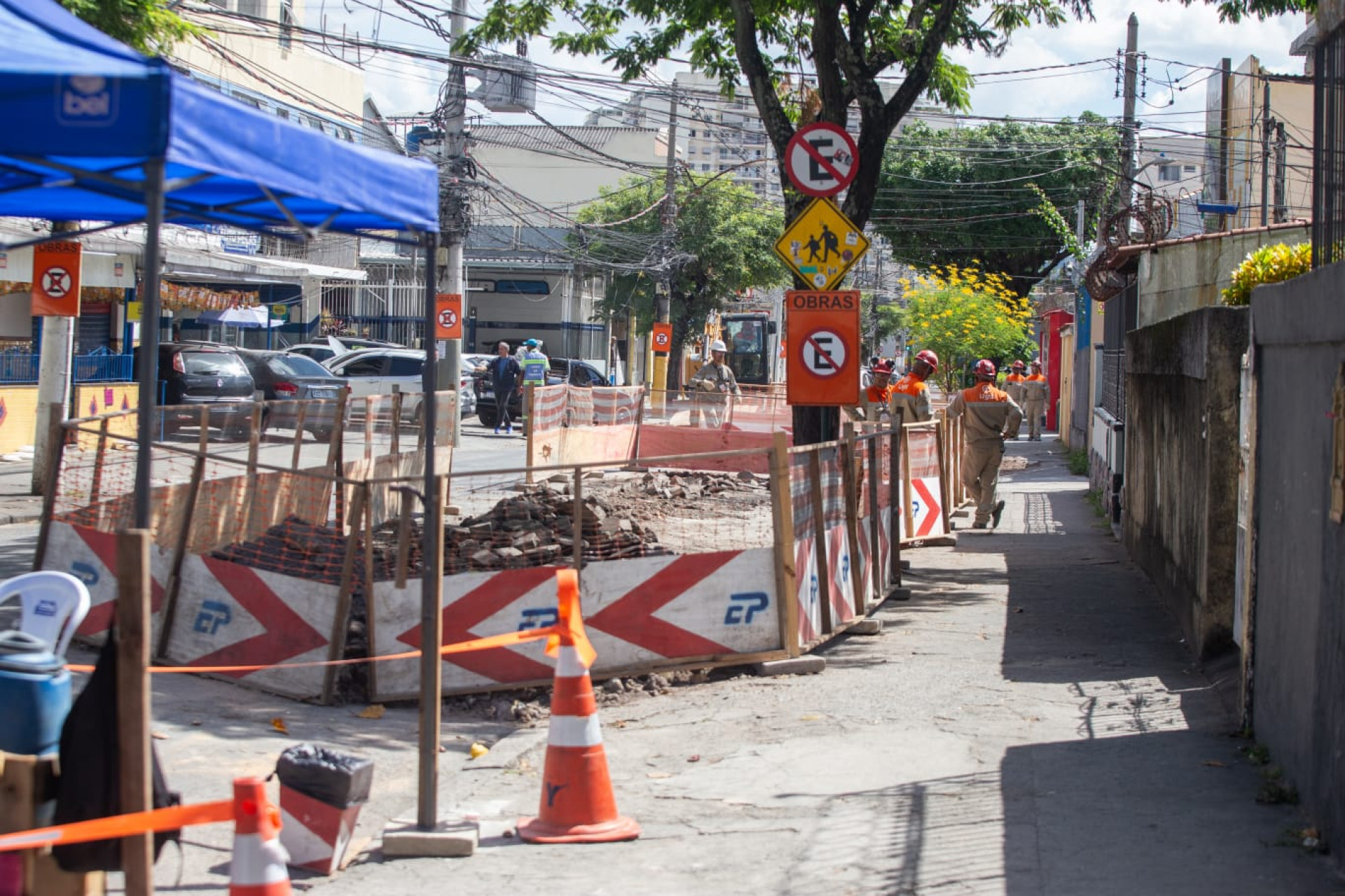 Intervenções no trânsito da Rua Cachambi começaram no último sábado (18) - Érica Martin / Agência O Dia