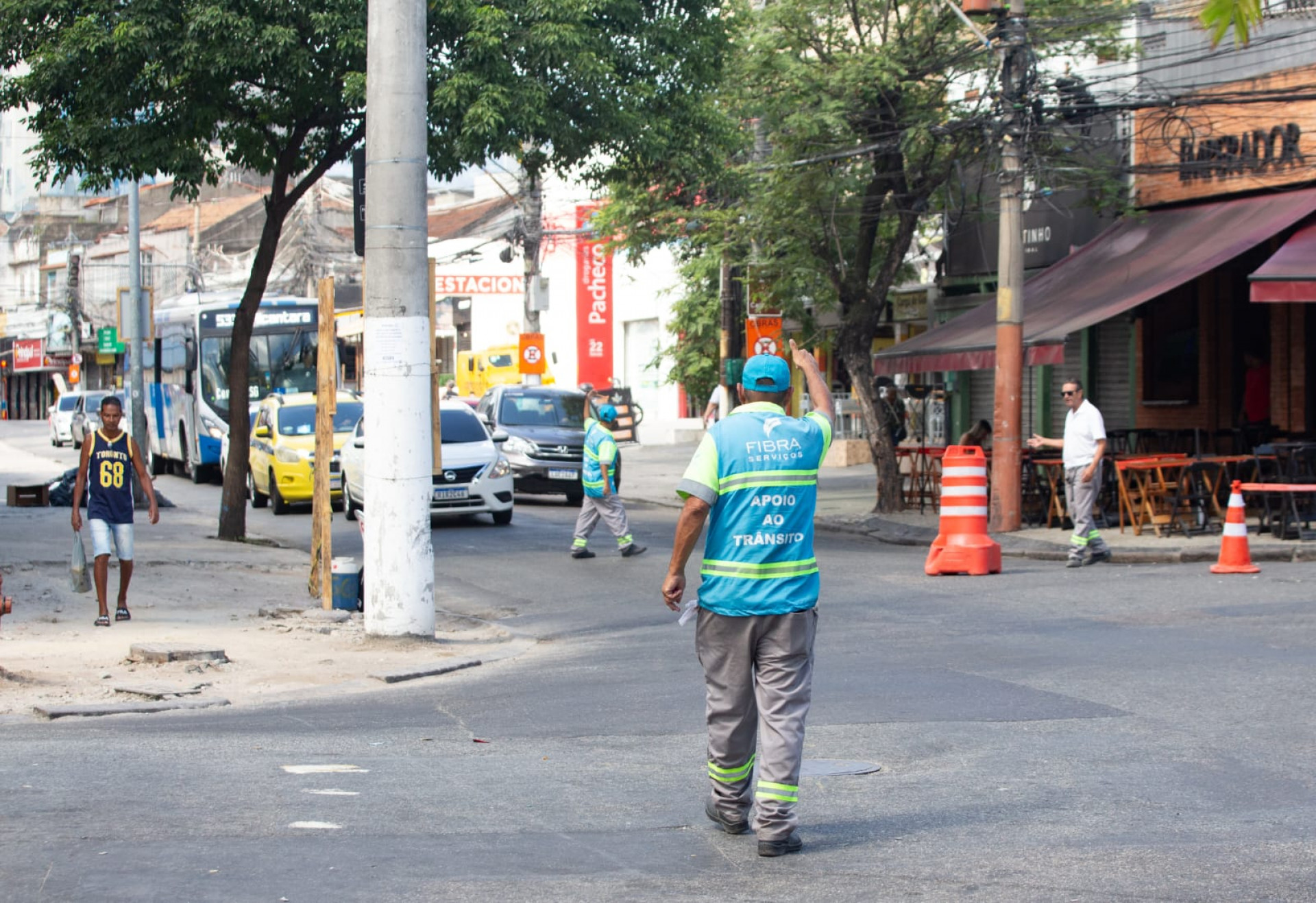 Intervenções no trânsito da Rua Cachambi começaram no último sábado (18) - Érica Martin / Agência O Dia