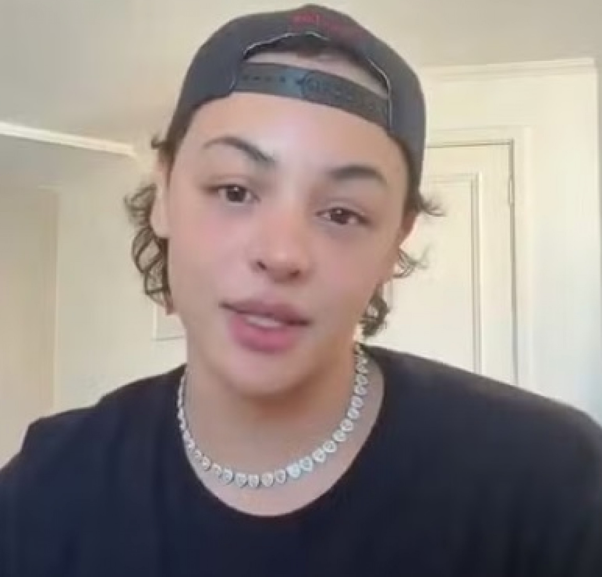 Pablo termina namoro após vazamento de fotos íntimas: 'Chorei de raiva'