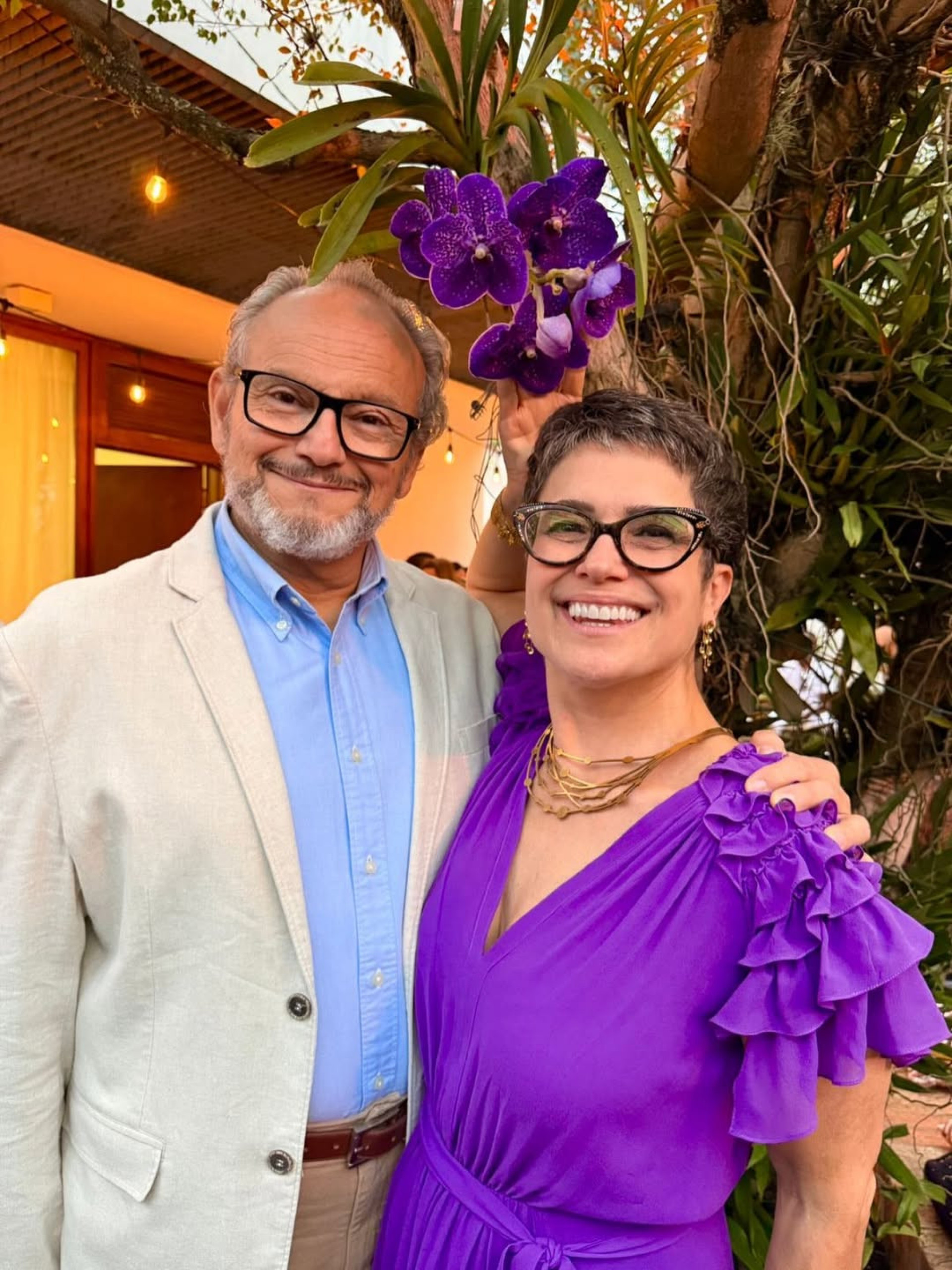 Sandra Annenberg posou com o marido, Ernesto Paglia, no casamento de amiga - Reprodu&ccedil;&atilde;o/Instagram