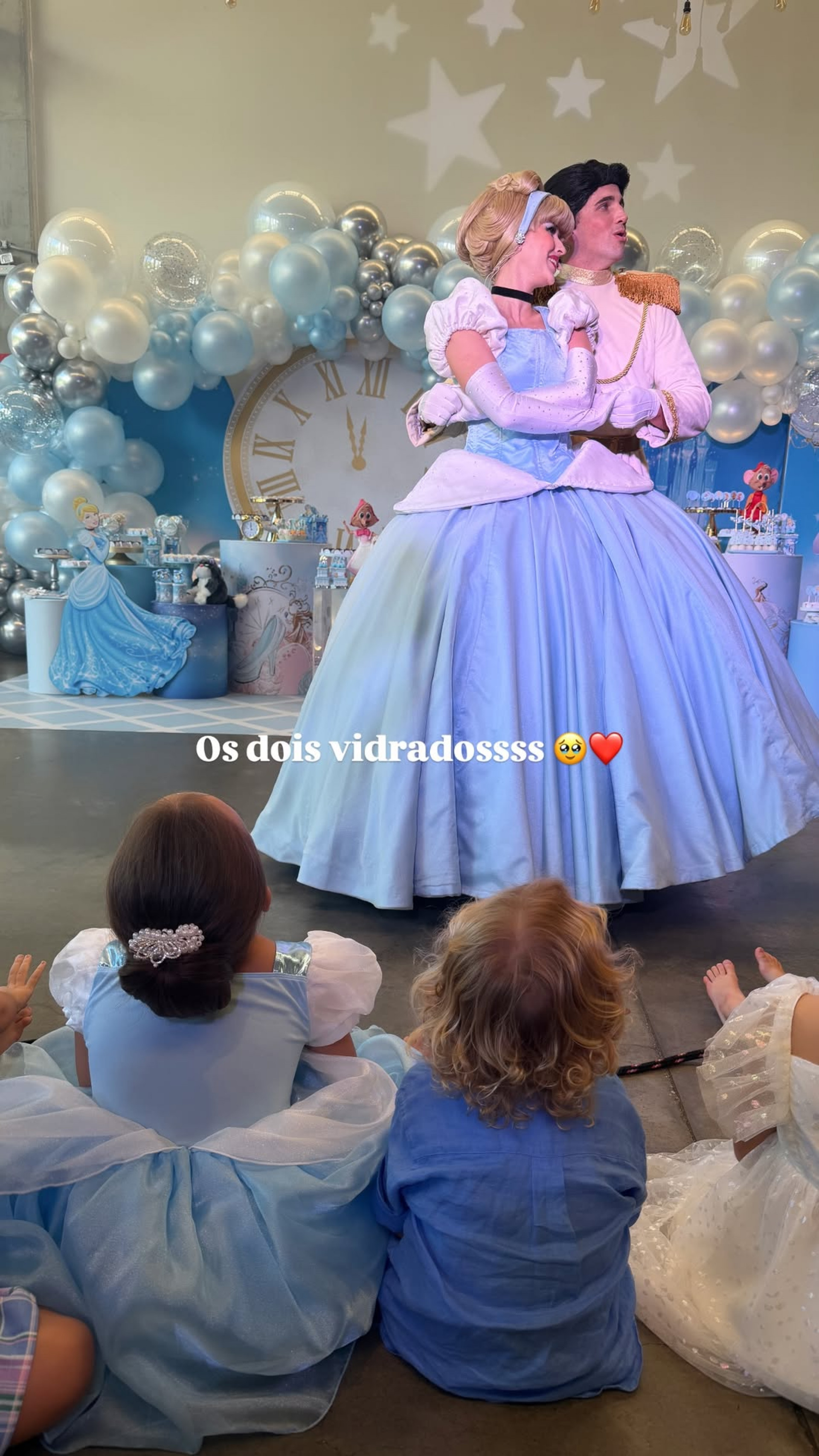 Filha de Tata Estaniecki e Júlio Cocielo faz 6 anos e reúne ex-casal em festa em São Paulo - Reprodução / Instagram