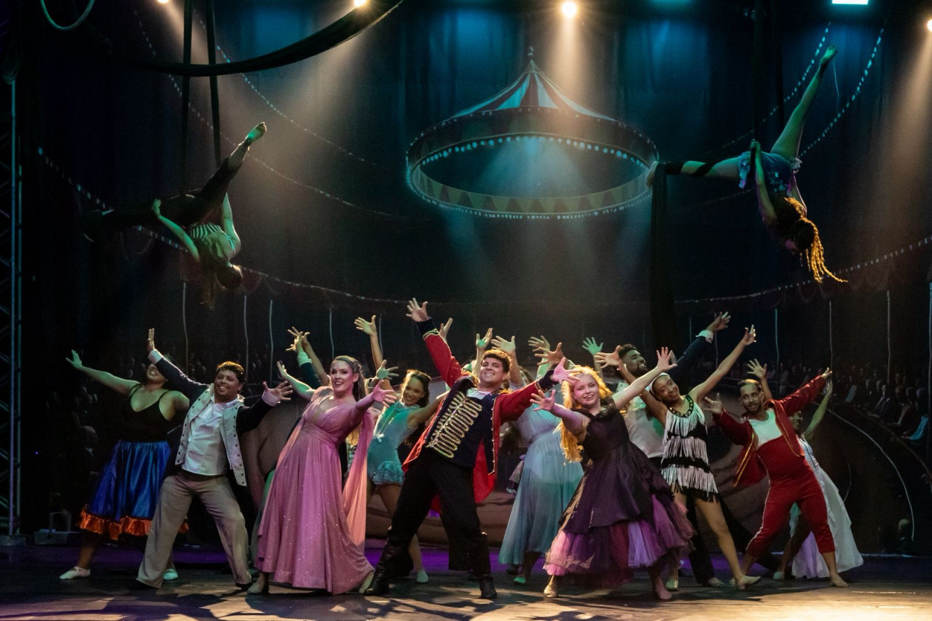 Arte e dança movimentam o Shopping Plaza Macaé no World Creativity Day