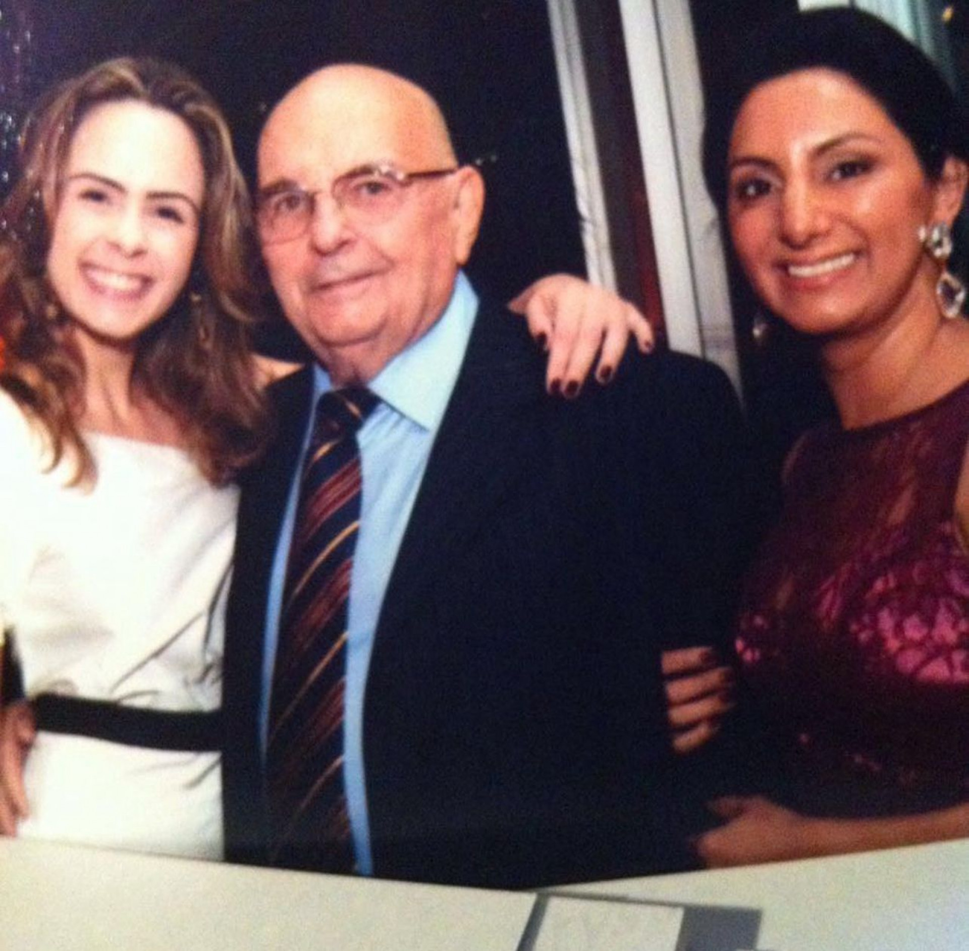 Ana Paula Renault ao lado do pai, Gerardo Renault, em natal de 2014 - Reprodução / Instagram