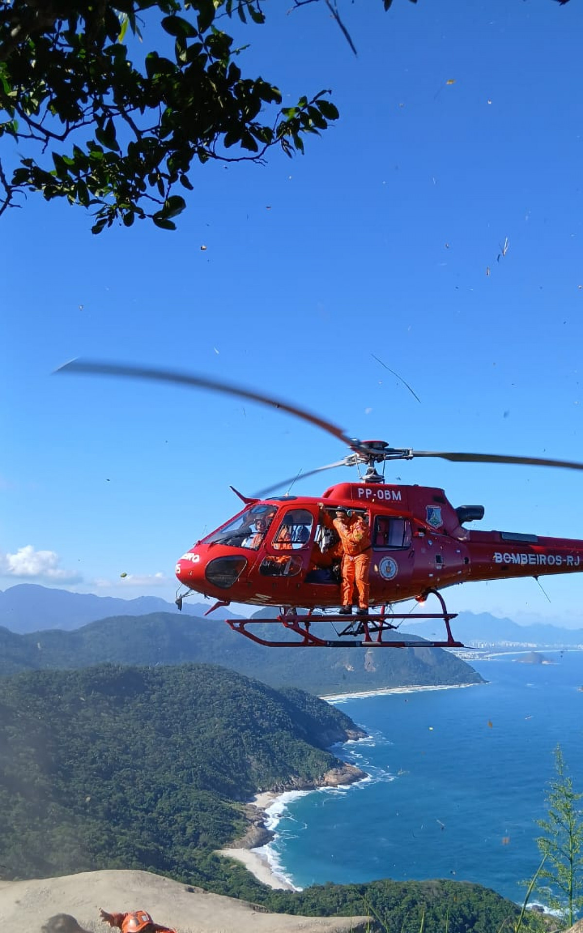 Turista precisou ser resgatado pelo helic&oacute;ptero do Grupamento de Opera&ccedil;&otilde;es A&eacute;reas - Arquivo pessoal / Joab Pires