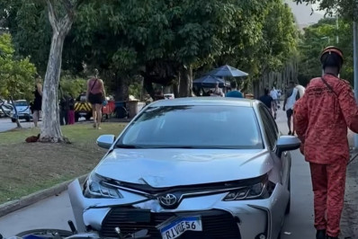 Homem fica ferido em acidente entre carro e motocicleta na Lagoa