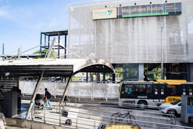 Após incêndio, estação de BRT de Magalhães Bastos tem previsão para reabrir em cinco dias