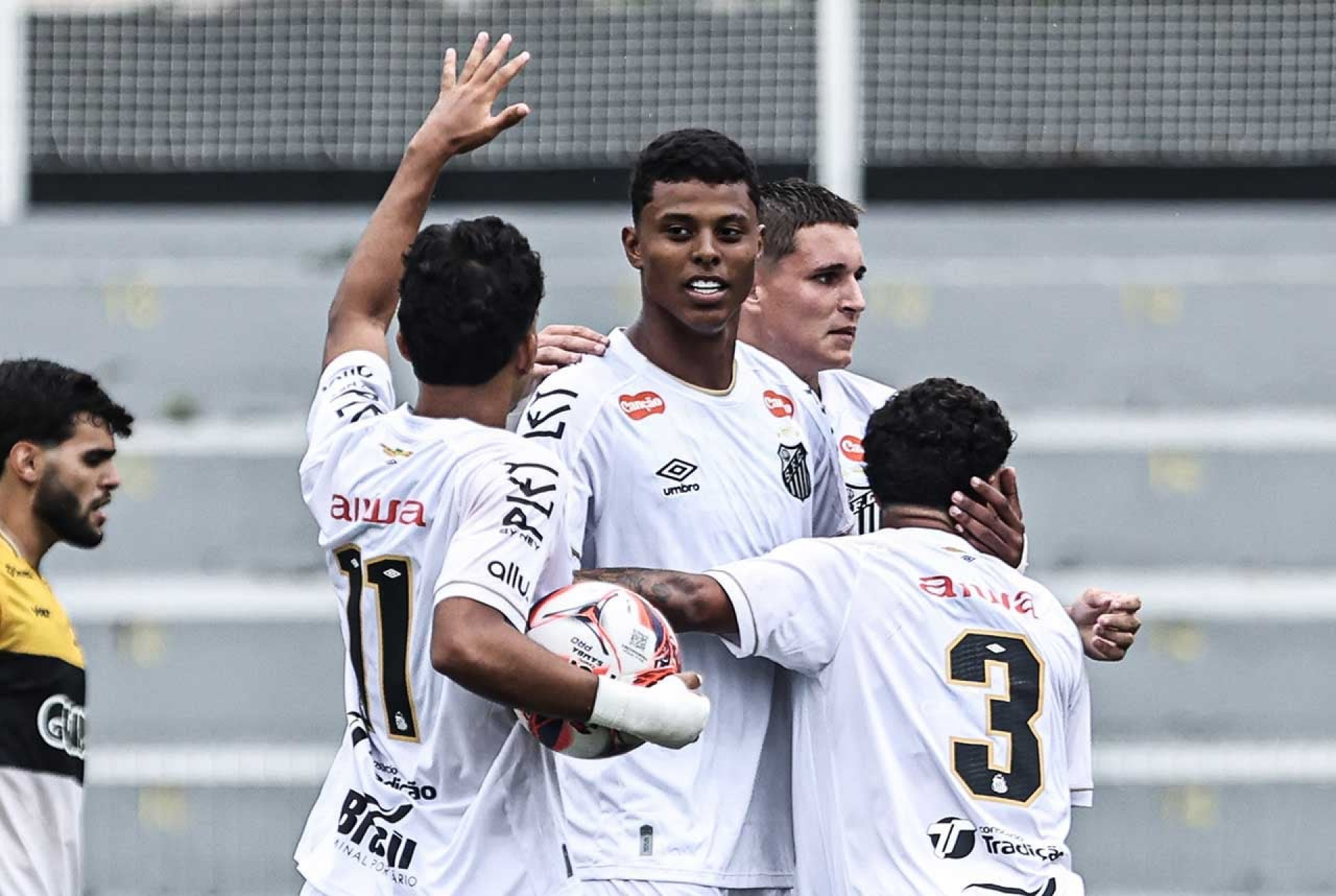 Santos vence o Cuiab&aacute; e se aproxima da lideran&ccedil;a do Brasileir&atilde;o Sub-20