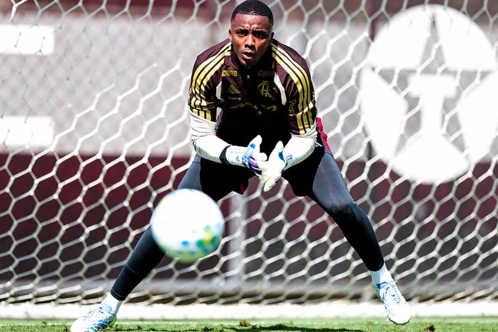 Flamengo x Vit&oacute;ria: onde assistir, escala&ccedil;&otilde;es e arbitragem