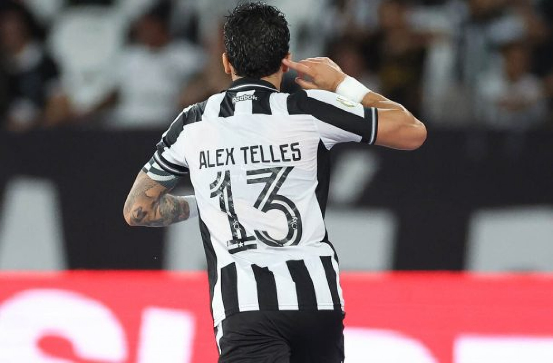 Atua&ccedil;&otilde;es do Botafogo contra a Chapecoense: gol de Telles &eacute; descarrego!