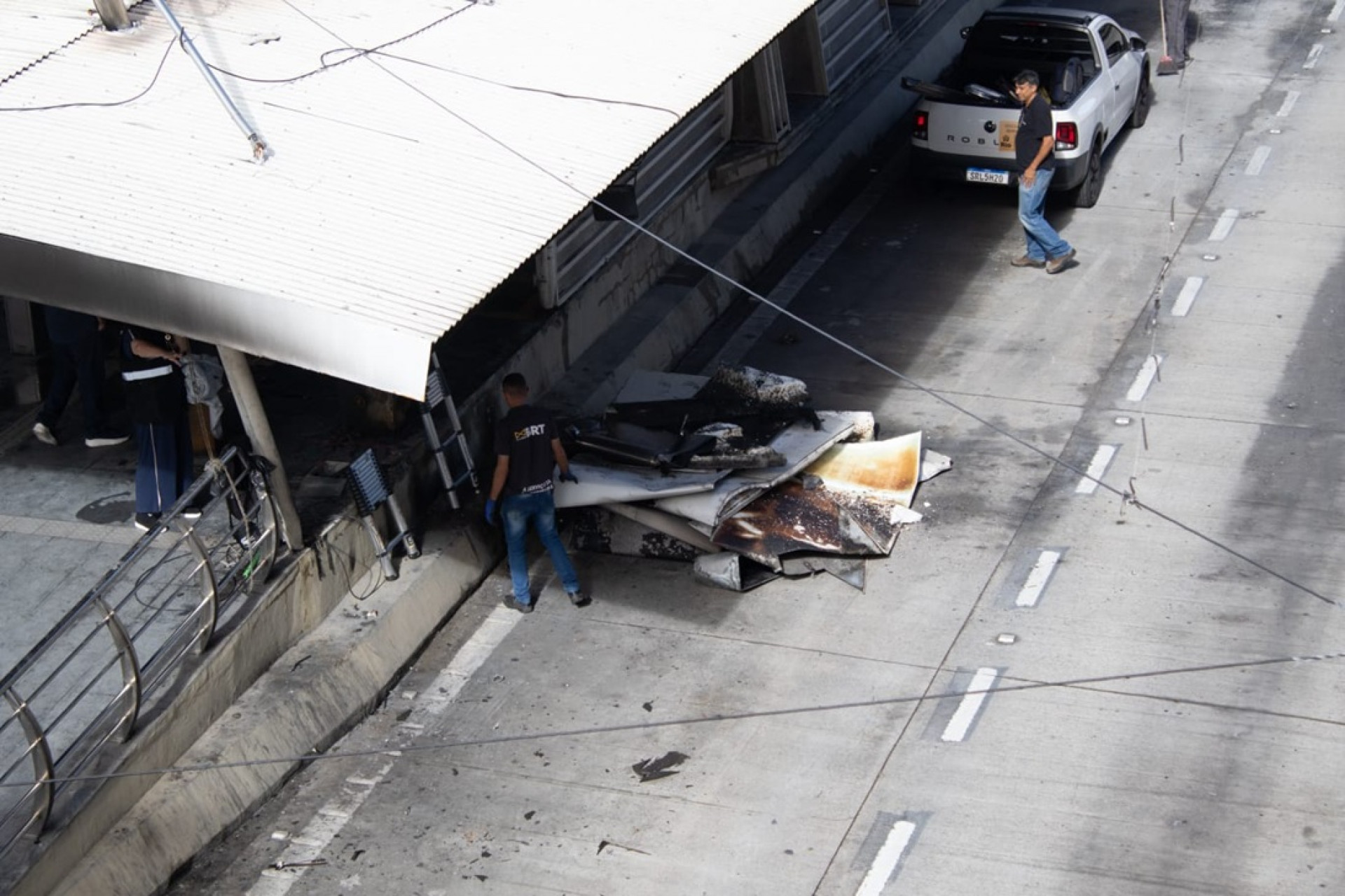 Equipes da Mobi-Rio já iniciaram os trabalhos para a reabertura da estação - Érica Martin/Agência O Dia