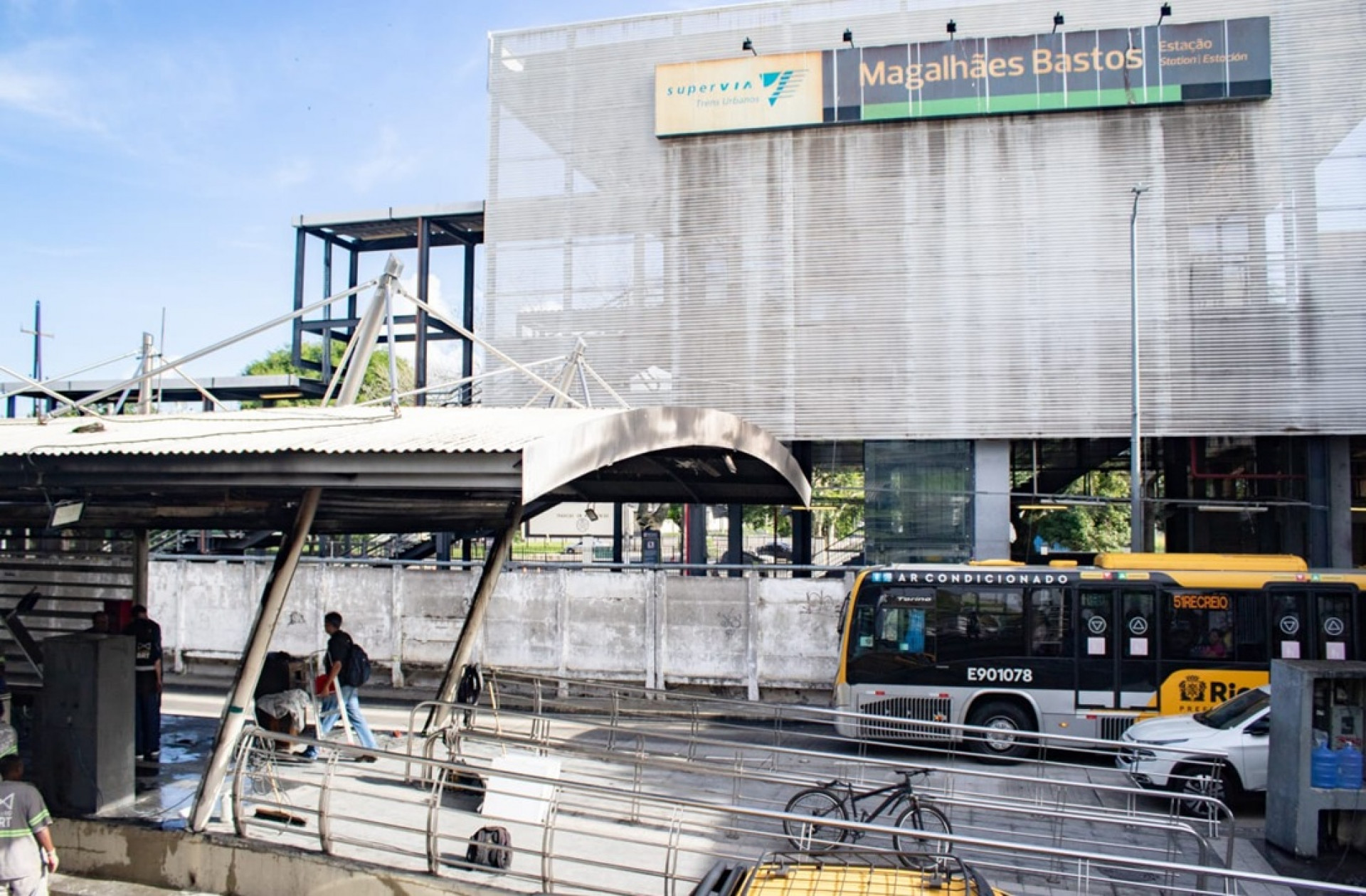 Estação Magalhães Bastos do BRT será reaberta neste sábado após incêndio